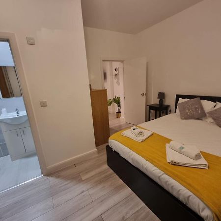3Br 3Privateensuite - Close To Station - Parking Upon Request Эджвар Экстерьер фото