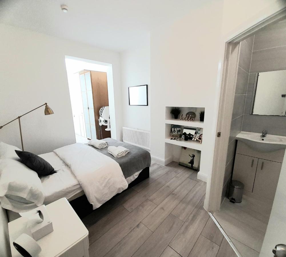 3Br 3Privateensuite - Close To Station - Parking Upon Request Эджвар Экстерьер фото