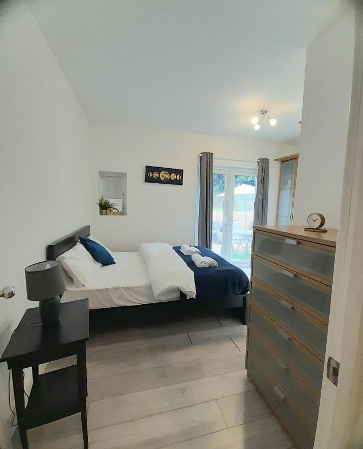 3Br 3Privateensuite - Close To Station - Parking Upon Request Эджвар Экстерьер фото