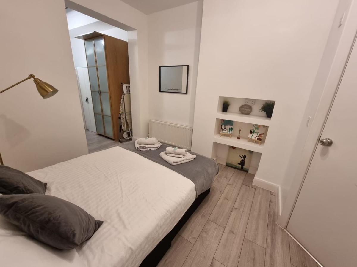 3Br 3Privateensuite - Close To Station - Parking Upon Request Эджвар Экстерьер фото