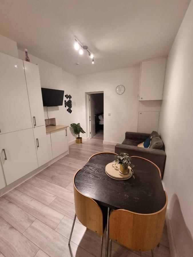3Br 3Privateensuite - Close To Station - Parking Upon Request Эджвар Экстерьер фото